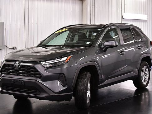 Used 2024 Toyota RAV4 XLE image 3