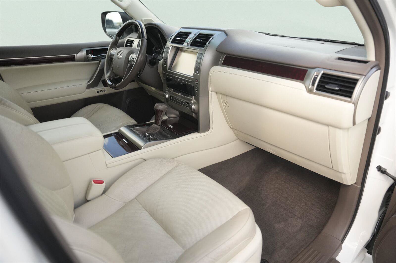 Used 2019 Lexus GX 460 Premium w/ Premium Package AWD/4WD image 18
