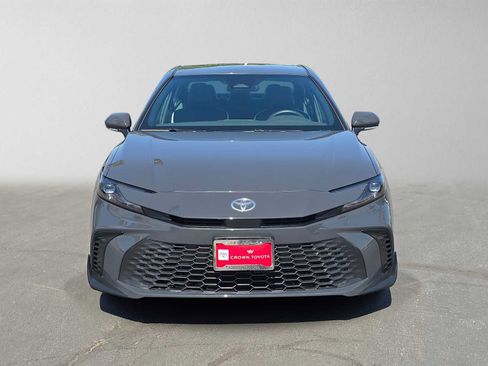 Used 2026 Toyota Camry SE FWD image 8