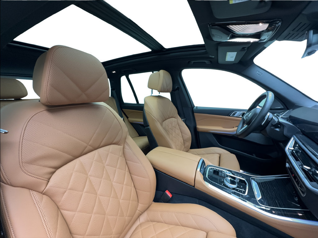 Used 2025 BMW X5 M60i AWD/4WD image 34