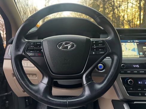 Used 2017 Hyundai Sonata Limited w/ Ultimate Package 04 image 19