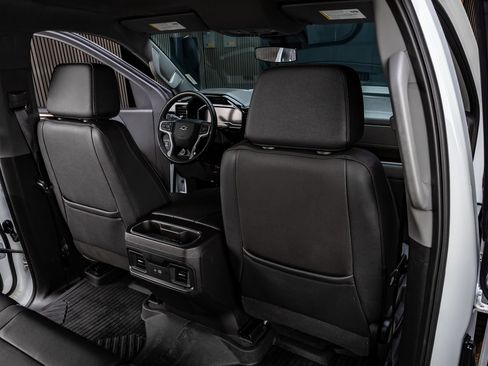 Used 2024 Chevrolet Silverado 1500 LT Trail Boss w/ Convenience Package II AWD/4WD image 31