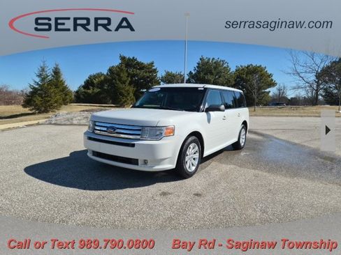 Used 2010 Ford Flex SE image 1