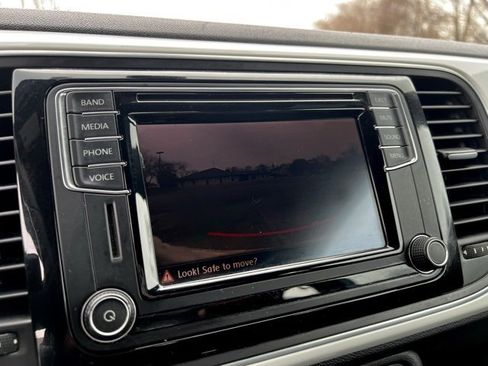 Used 2016 Volkswagen Beetle 1.8T SE image 33