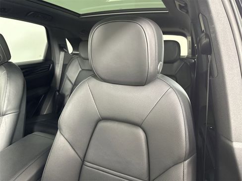 Certified 2019 Porsche Cayenne image 41