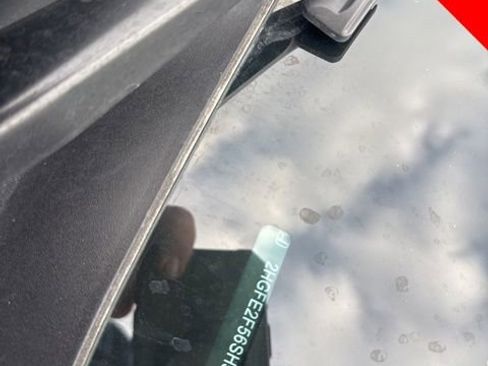 Used 2025 Honda Civic Sport image 2