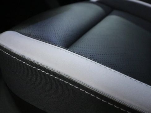 Used 2025 Buick Envision Sport Touring image 7