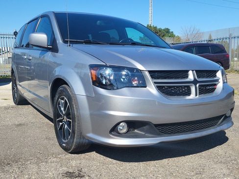 Used 2019 Dodge Grand Caravan GT image 3