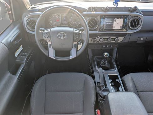 Used 2019 Toyota Tacoma TRD Off-Road AWD/4WD image 32