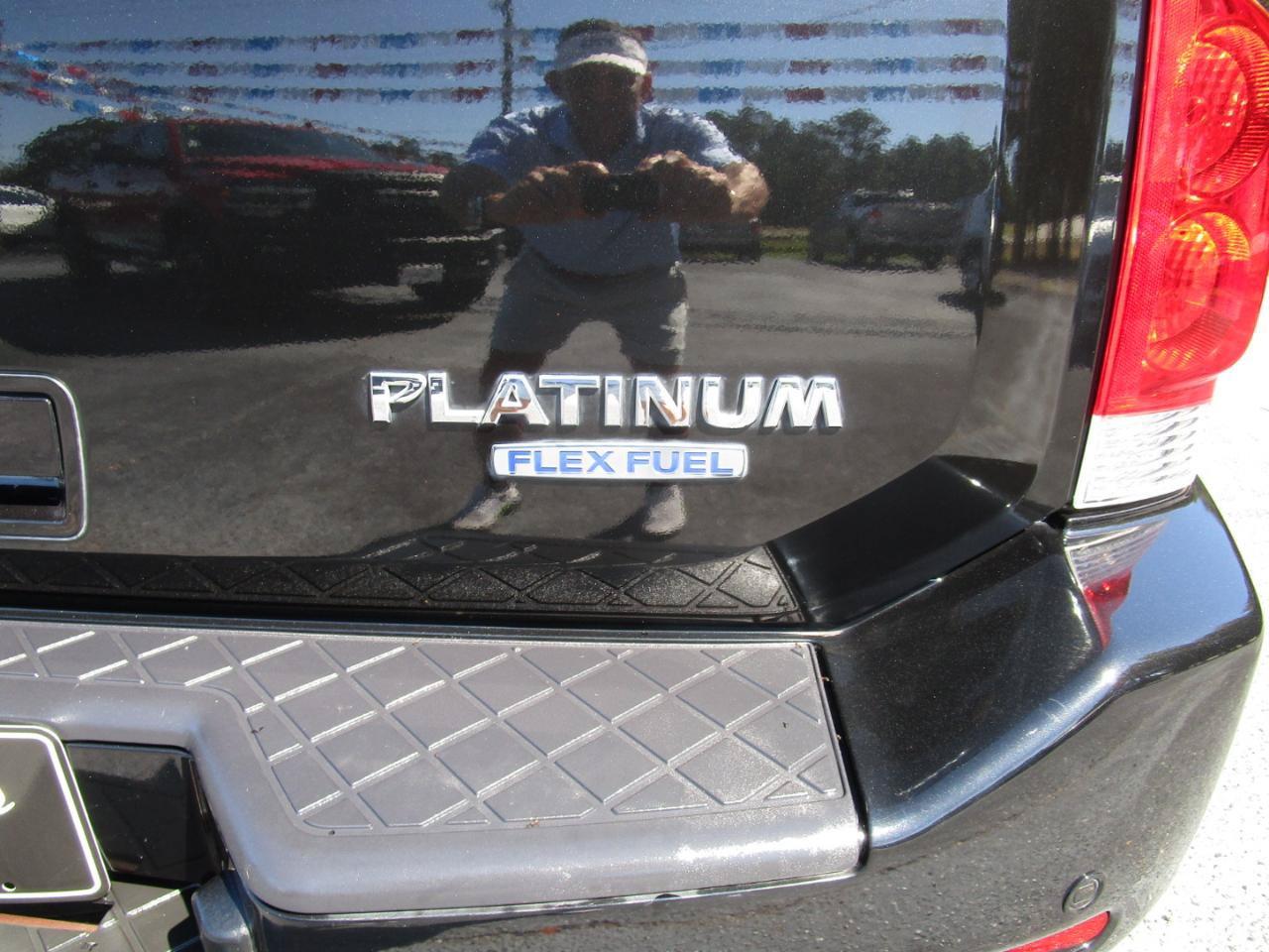 Used 2015 Nissan Armada Platinum RWD image 27