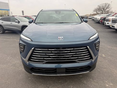 Used 2025 Buick Enclave Preferred image 8