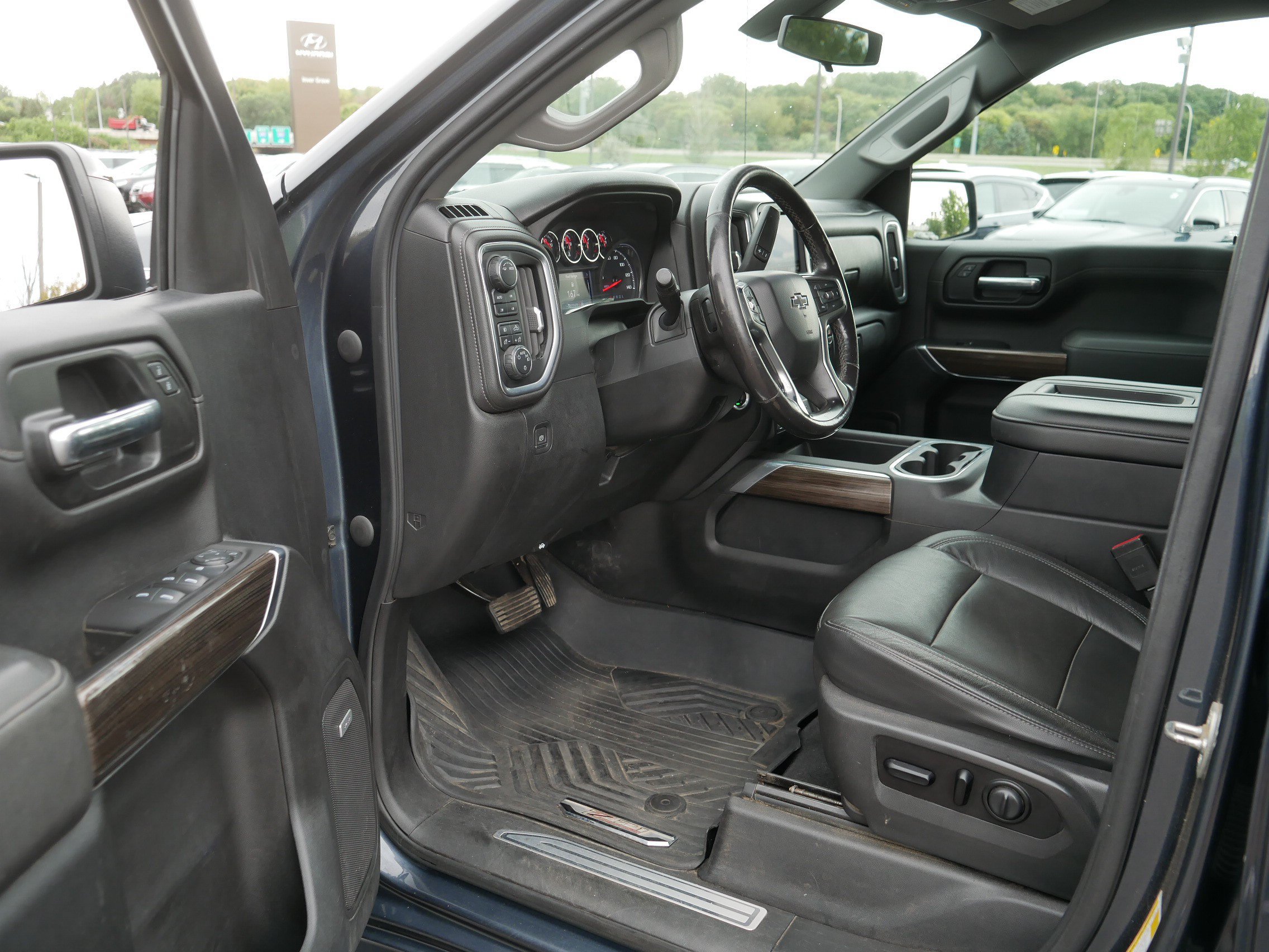 Used 2020 Chevrolet Silverado 1500 LT Trail Boss AWD/4WD image 11