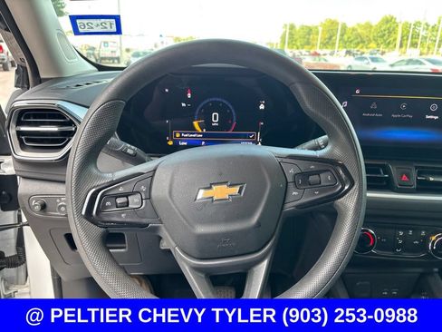 Used 2024 Chevrolet TrailBlazer LS w/ LS Convenience Package FWD image 11
