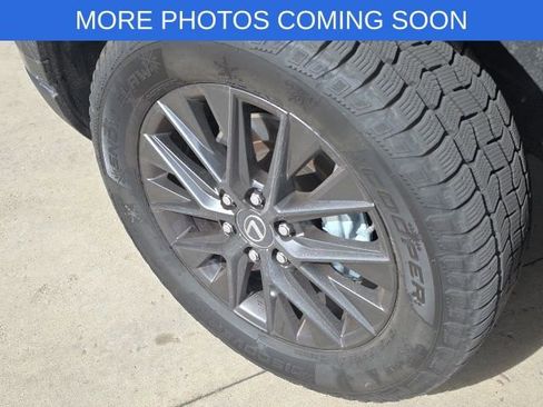 Used 2025 Lexus GX 550 w/ Accessory Package (2T) image 12