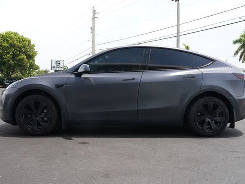 Used 2022 Tesla Model Y Long Range AWD/4WD image 4