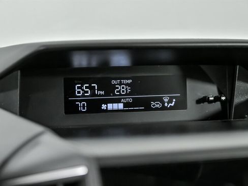 Used 2022 Subaru Crosstrek 2.0i Premium image 28