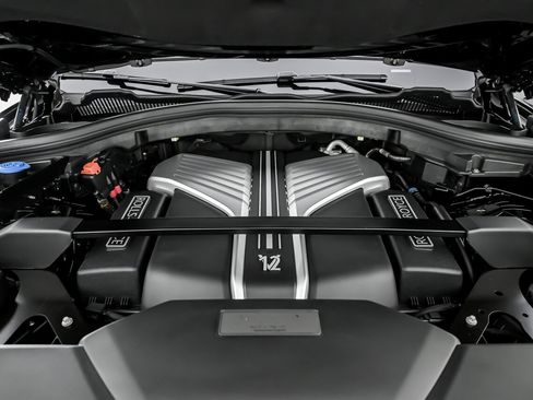 Used 2022 Rolls-Royce Cullinan image 17