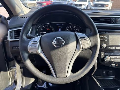 Used 2016 Nissan Rogue SV w/ SV Moonroof Package FWD image 14