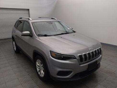 Used 2020 Jeep Cherokee Latitude FWD image 13
