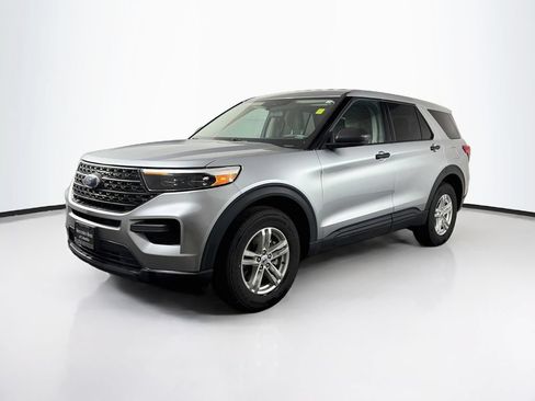 Used 2023 Ford Explorer 4WD image 3