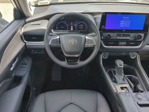 New 2026 Toyota Grand Highlander Limited image 16