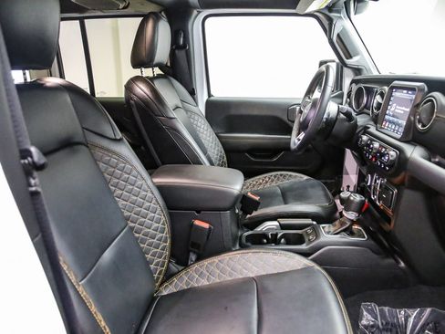 Used 2021 Jeep Wrangler Unlimited Sahara AWD/4WD image 16