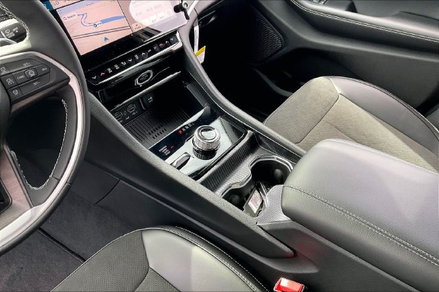 New 2026 Jeep Grand Cherokee Altitude AWD/4WD image 8