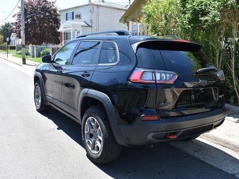 Used 2022 Jeep Cherokee Trailhawk image 7