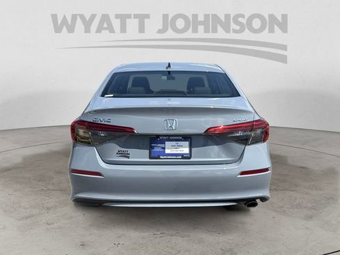 Used 2024 Honda Civic Sport image 4