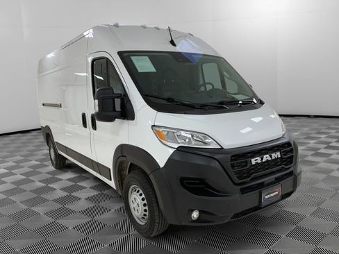 Used 2025 RAM ProMaster 2500 w/ Convenience Group FWD image 6