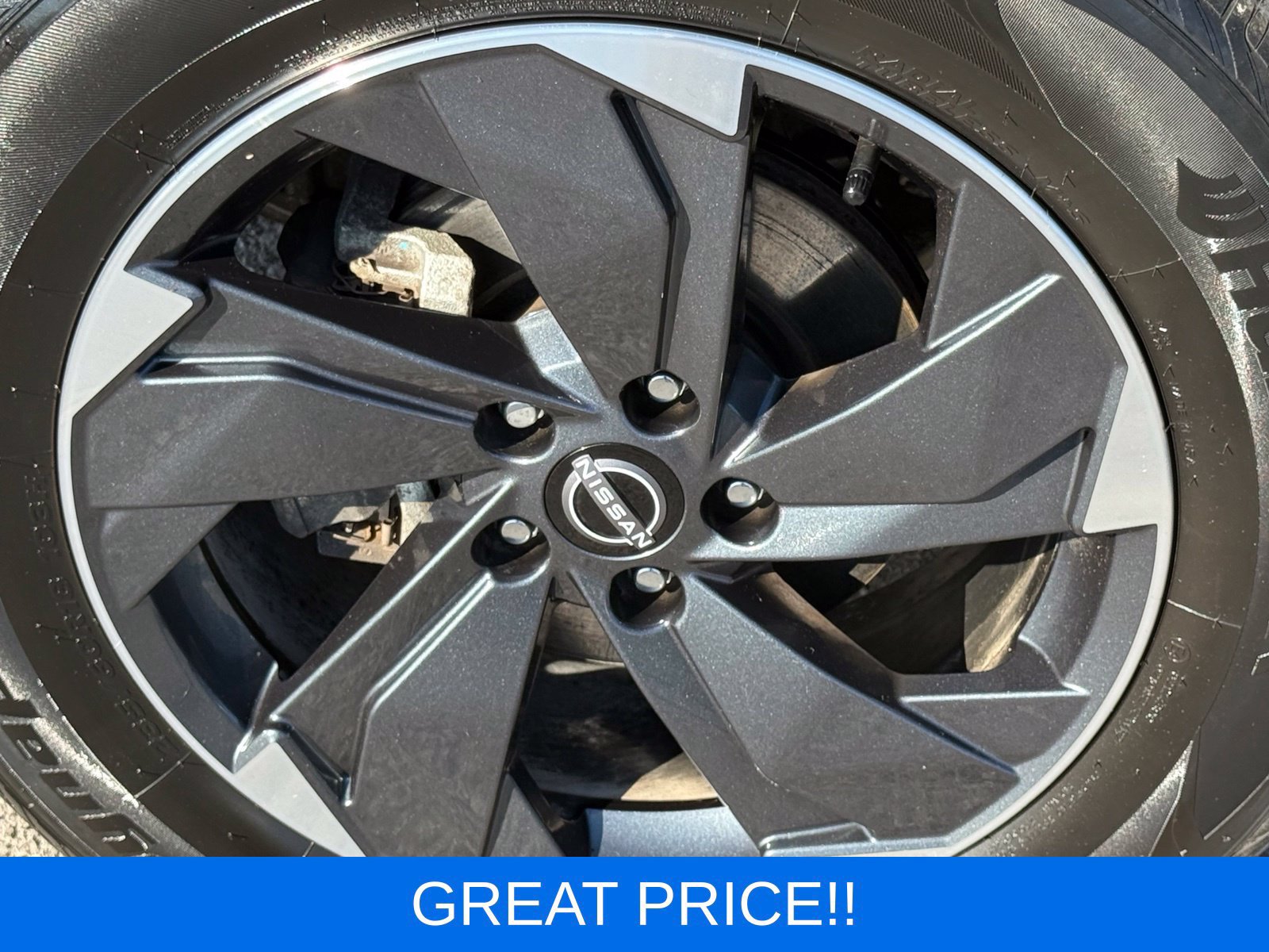 Used 2025 Nissan Rogue SV AWD/4WD image 15