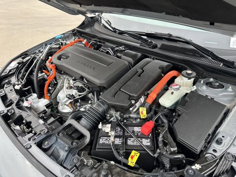 Used 2025 Honda Civic Sport image 16