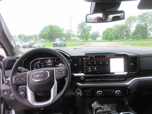 New 2026 GMC Sierra 1500 SLT AWD/4WD image 14