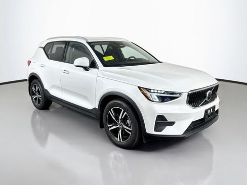 Used 2023 Volvo XC40 B5 Core w/ Convenience Package AWD/4WD image 8