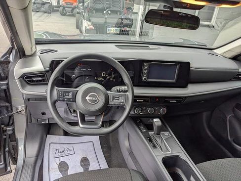 Used 2025 Nissan Kicks S AWD/4WD image 13