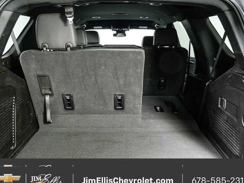 Used 2025 Chevrolet Tahoe LT image 32