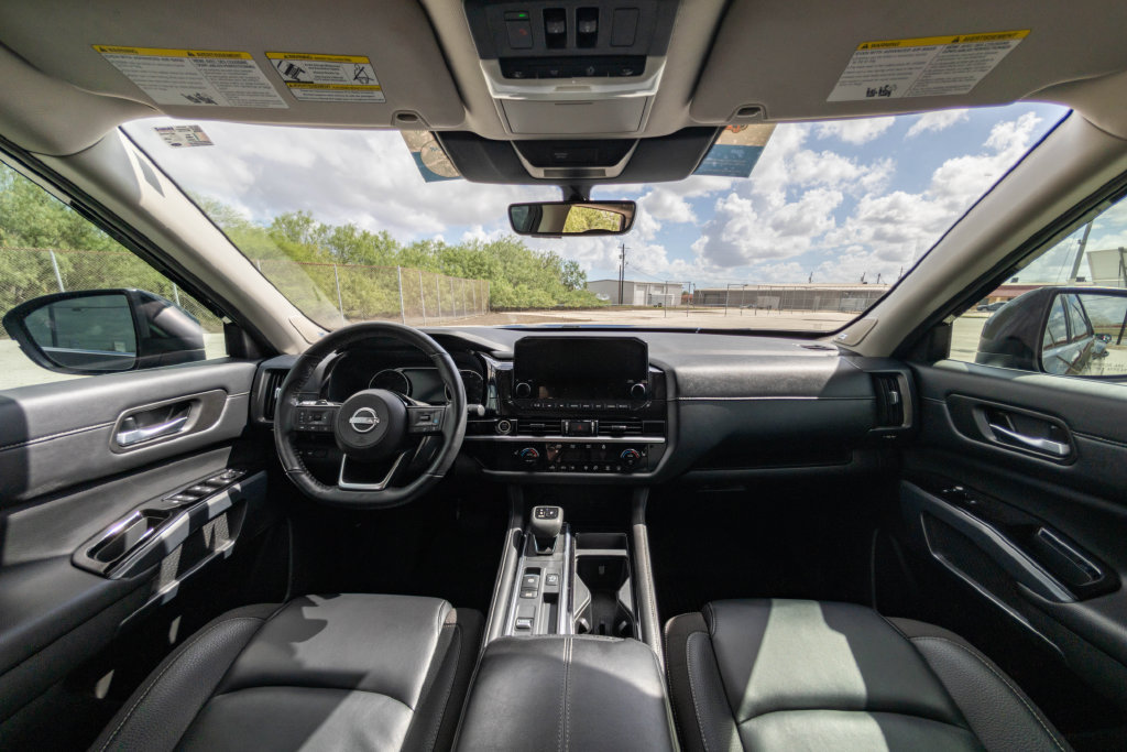 Used 2024 Nissan Pathfinder SL w/ SL Premium Package FWD image 19