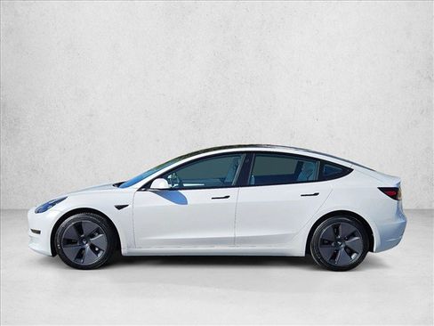Used 2021 Tesla Model 3 Standard Range Plus RWD image 9