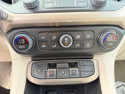 Used 2023 GMC Acadia Denali AWD/4WD image 31
