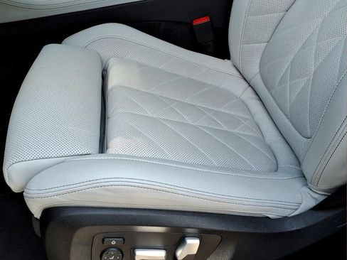 Used 2024 BMW X5 sDrive40i w/ Parking Assistance Package RWD image 17
