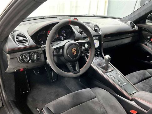 Used 2021 Porsche 718 Cayman GT4 image 7
