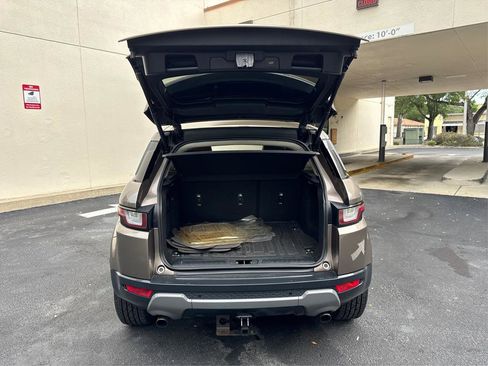 Used 2016 Land Rover Range Rover Evoque SE image 12