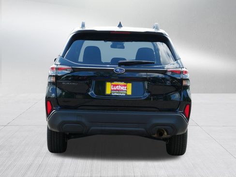 Certified 2025 Subaru Forester Premium AWD/4WD image 6