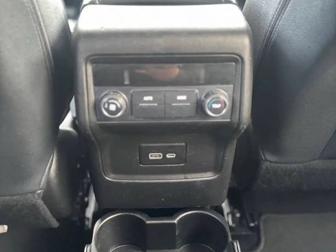 Used 2020 GMC Acadia SLE FWD image 18