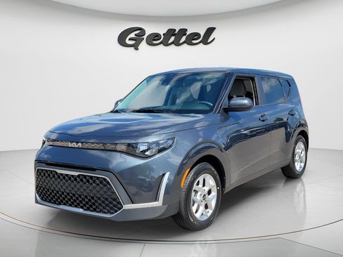 Used 2025 Kia Soul LX w/ LX Technology Package FWD image 3