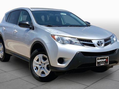 Used 2014 Toyota RAV4 LE FWD image 2