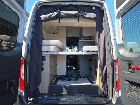 Used 2025 Mercedes-Benz Sprinter 2500 image 3