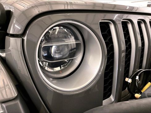 Used 2020 Jeep Gladiator Overland w/ LED Lighting Group image 28