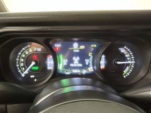 Used 2024 Jeep Wrangler Unlimited AWD/4WD image 17