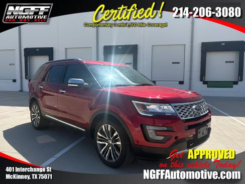 Used 2017 Ford Explorer Platinum AWD/4WD image 1